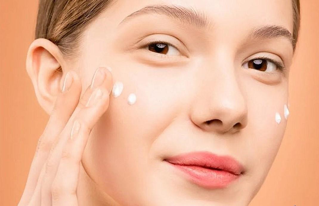 ژل کرم ضد آفتاب پوست‌های چرب و مختلط لاروش پوزای مدل آنتلیوس
